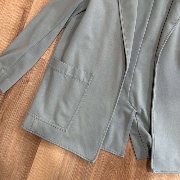 Athleta Eastbound Blazer Minimalistic Grey  Travel Jacket Coat #986273 Size 12 - Picture 8 of 11